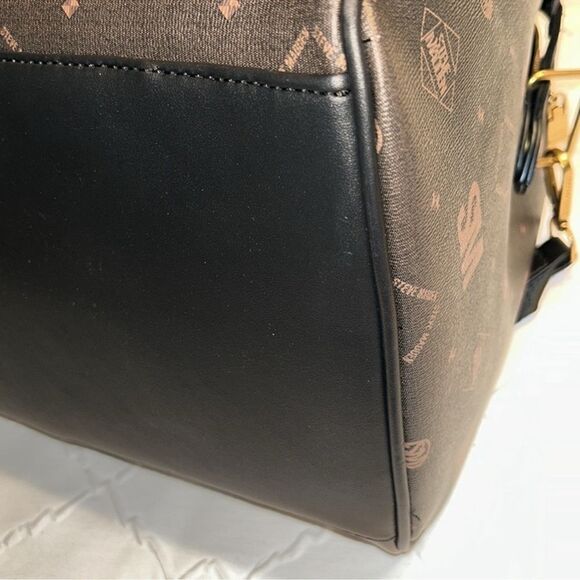 Steve Madden Unisex Brown/Black Duffle Weekender
Bag(NWT) - Picture 12 of 12